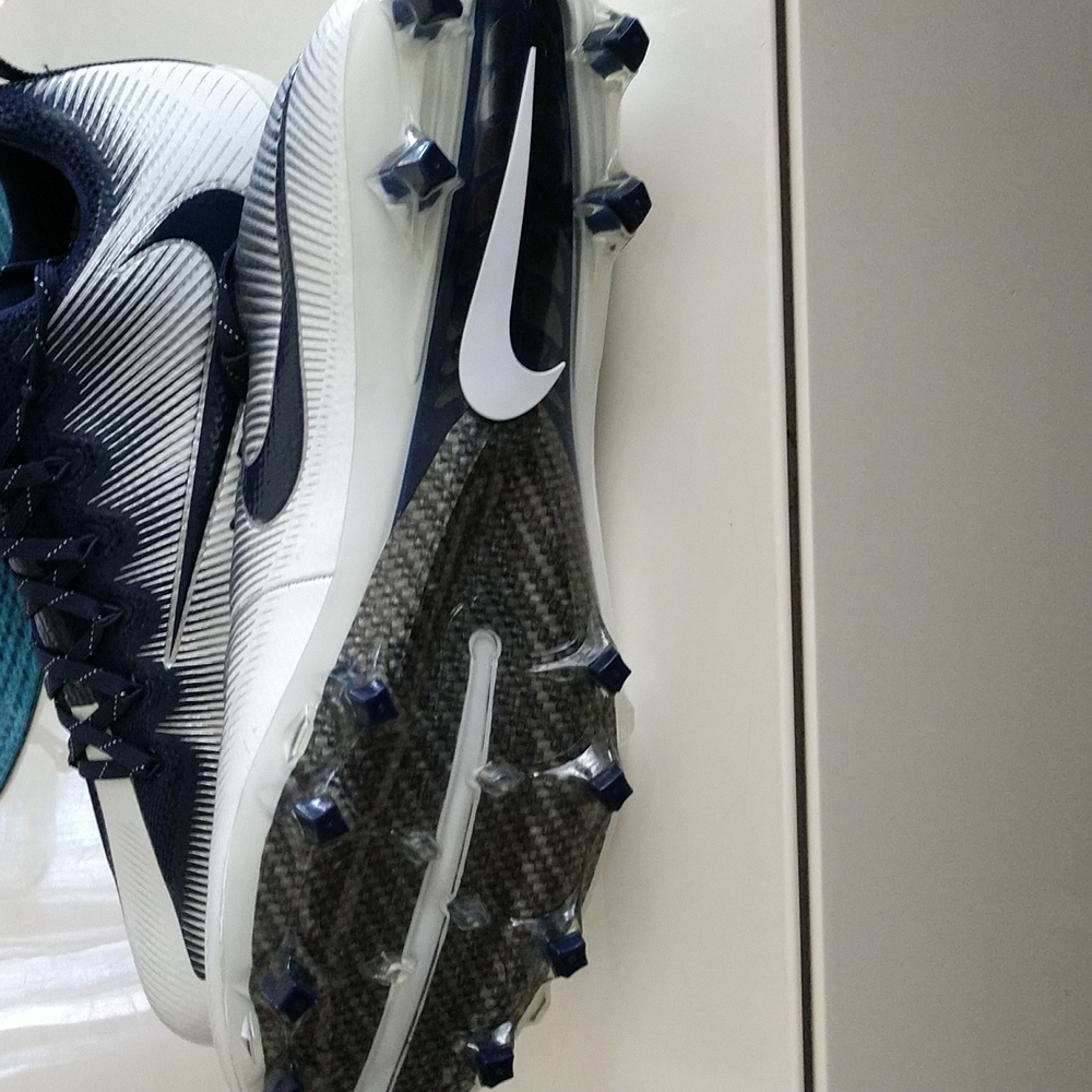 Nike - Picture 6 of 8